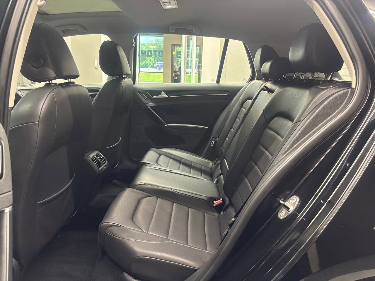 Used 2015 Volkswagen Golf SEL w/ Lighting Package (SEL) FWD image 17