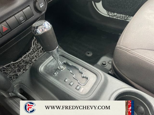 Used 2015 Jeep Wrangler Unlimited Sahara image 19