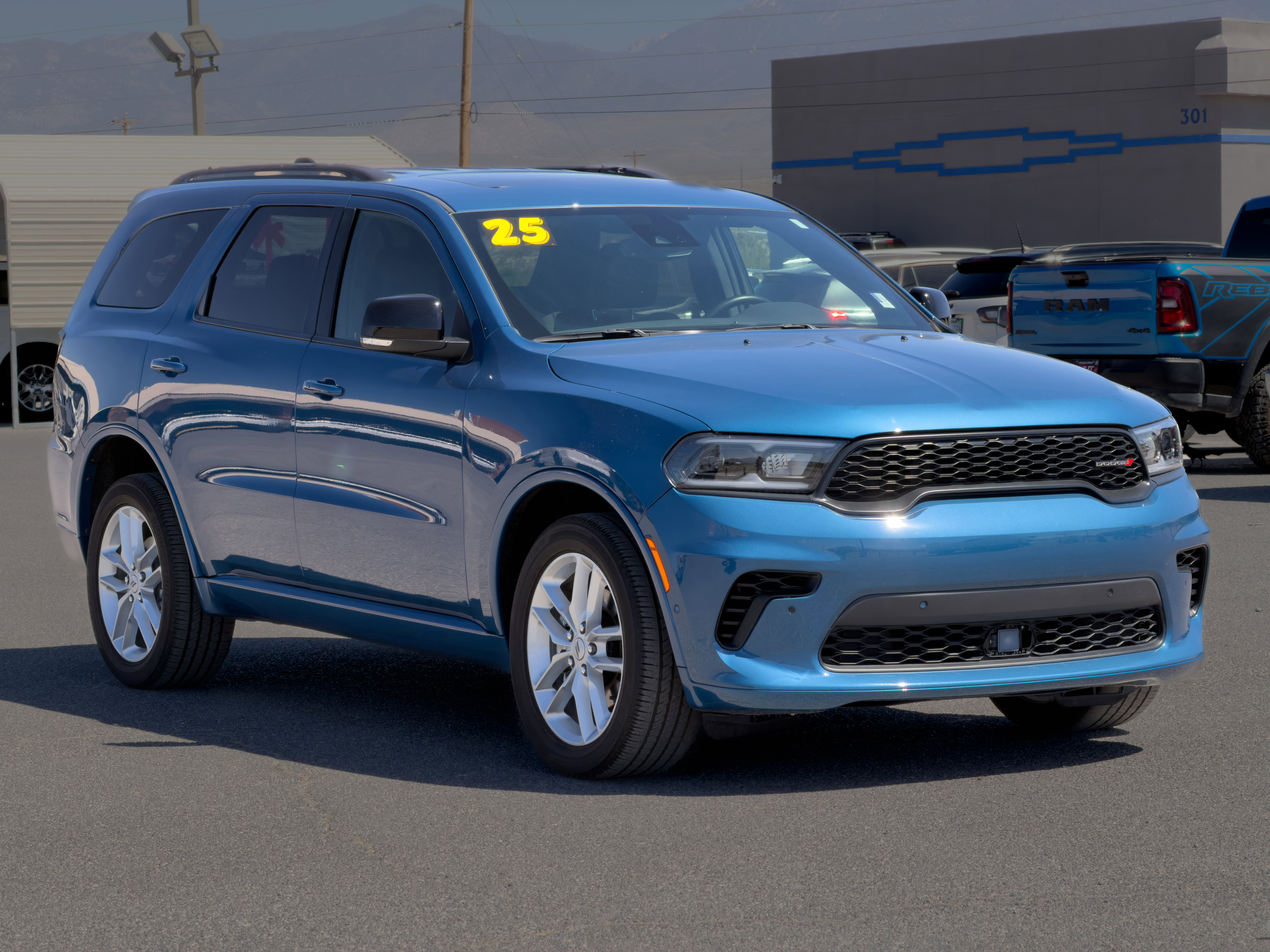 Used 2025 Dodge Durango GT AWD/4WD image 7