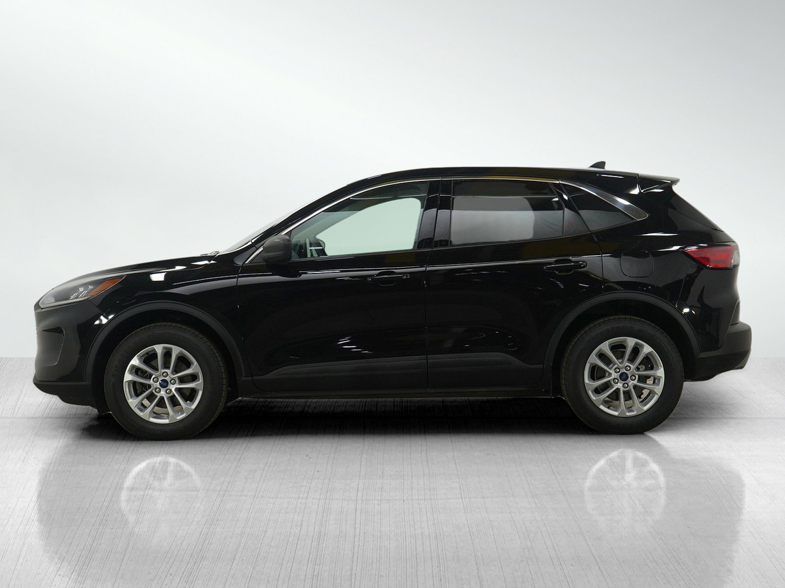 Used 2022 Ford Escape SE image 2