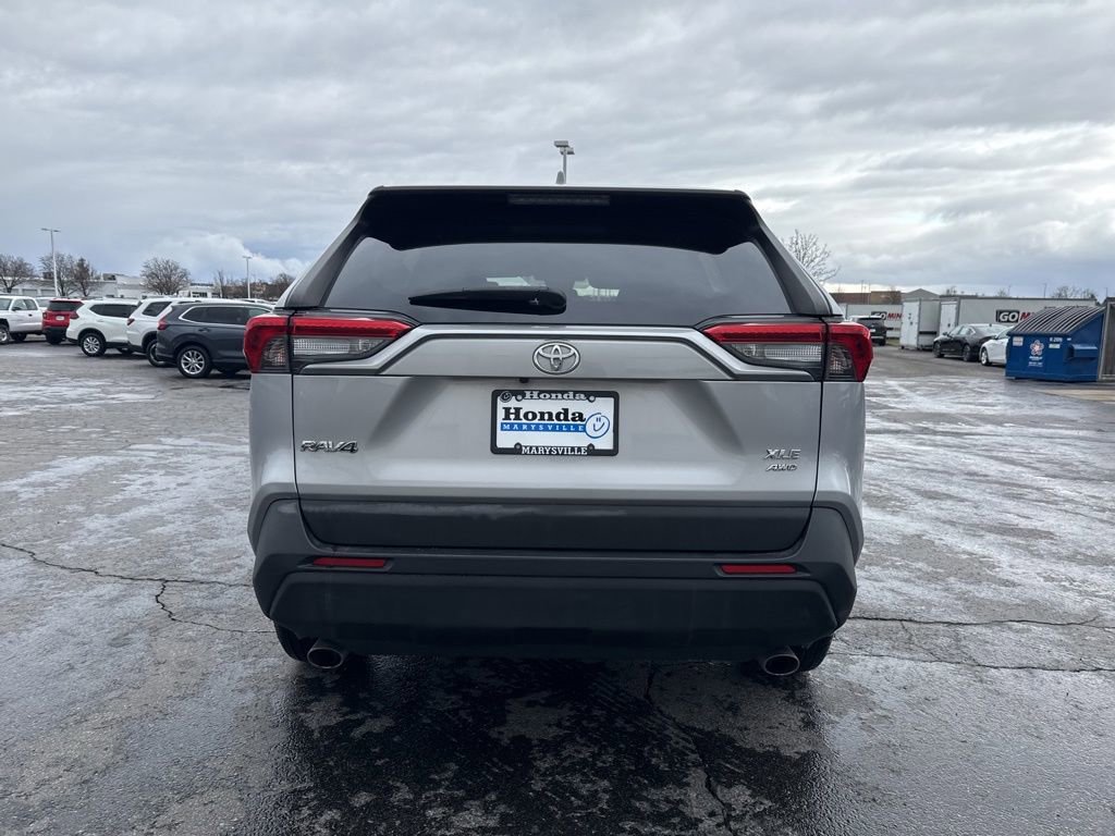 Used 2020 Toyota RAV4 XLE image 6