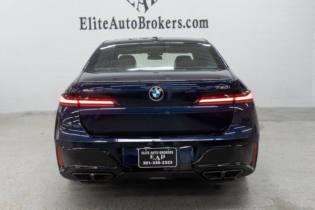 Used 2025 BMW 760i xDrive image 4