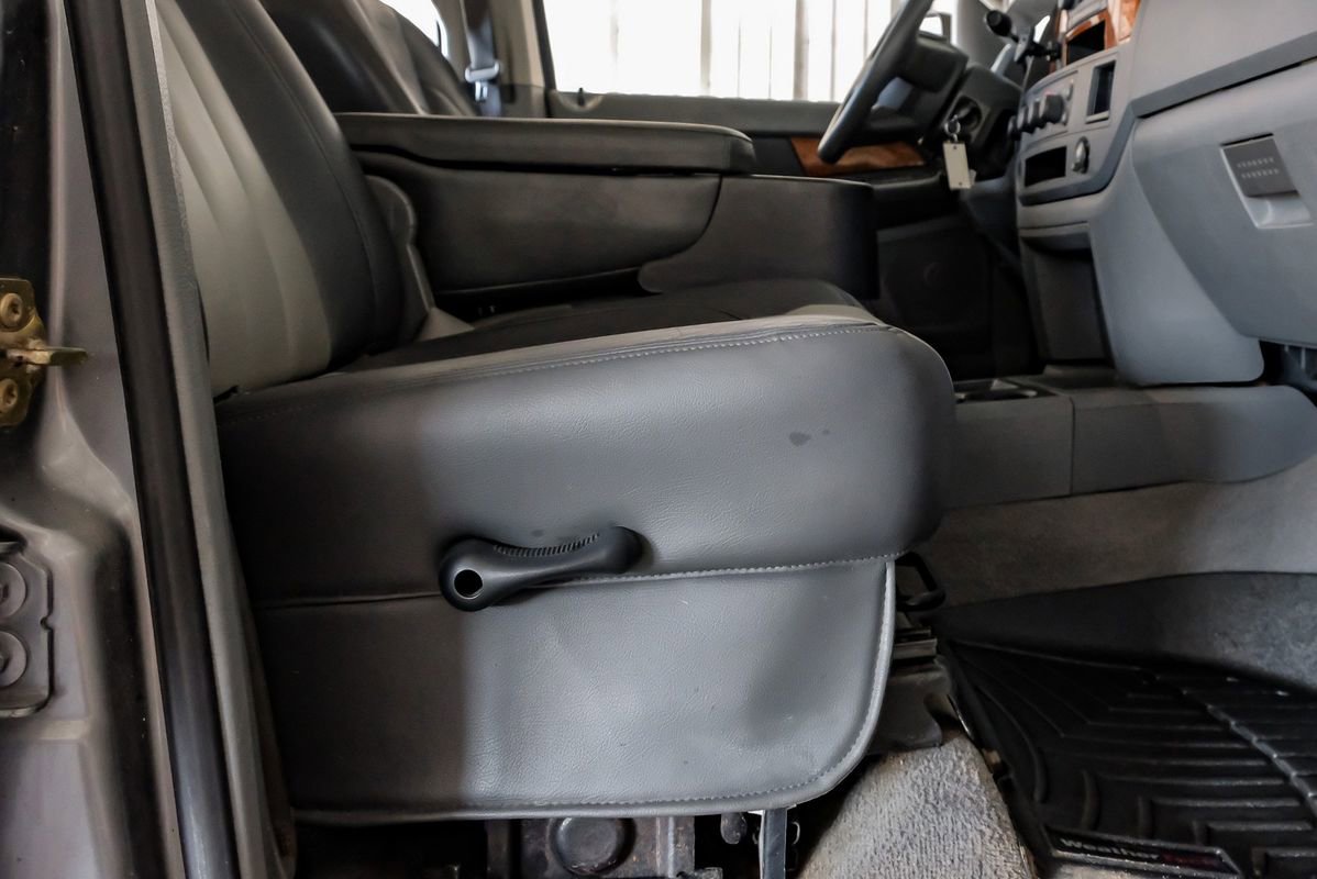 Used 2006 Dodge Ram 2500 Truck SLT image 31