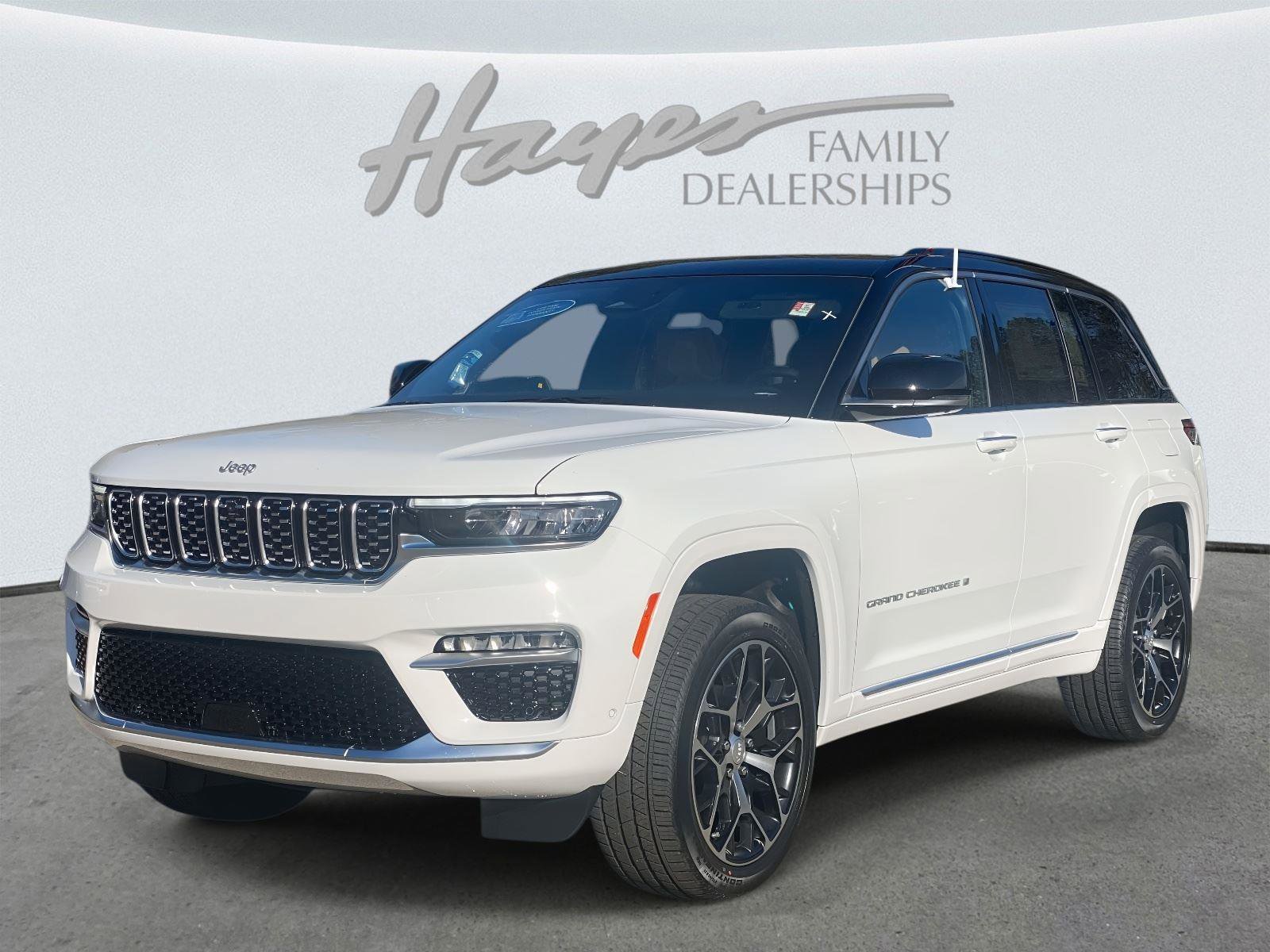 New 2025 Jeep Grand Cherokee Summit image 15