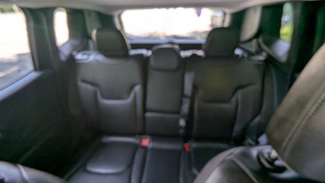 Used 2016 Jeep Renegade Trailhawk w/ Premium Trailhawk Package AWD/4WD image 22