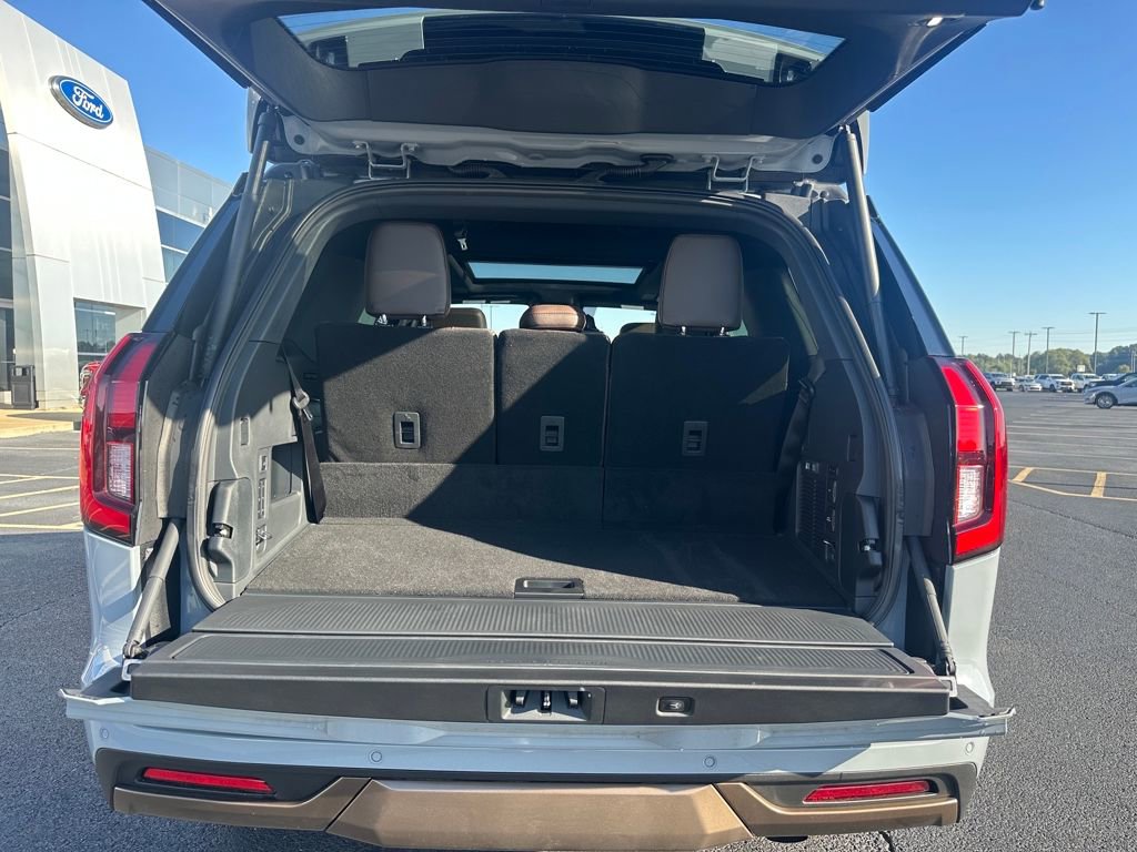 New 2025 Ford Expedition King Ranch image 23