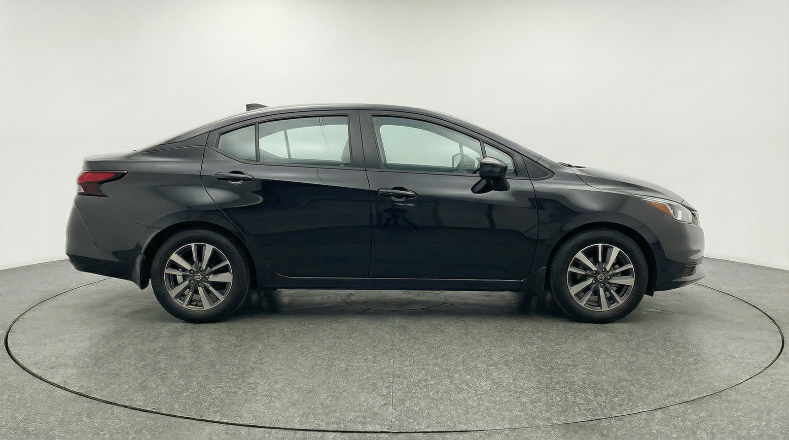 Used 2025 Nissan Versa SV image 11