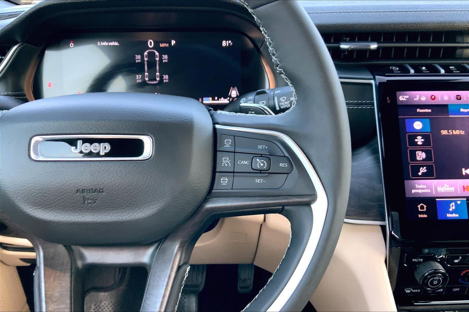 Used 2025 Jeep Grand Cherokee L Limited RWD image 24