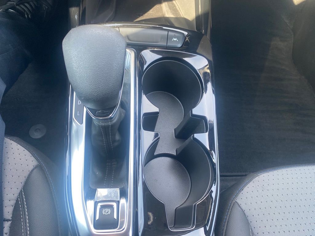 Used 2024 Chevrolet Trax LT w/ Sunroof Package image 14