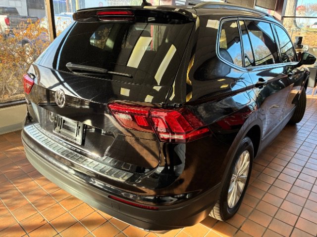 Used 2020 Volkswagen Tiguan S image 9