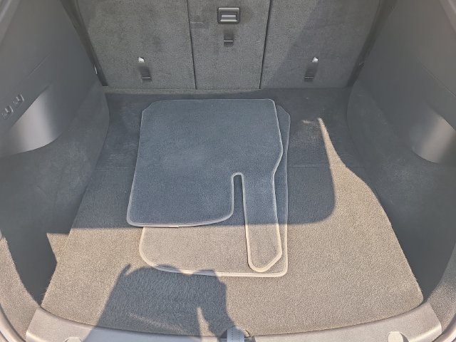 Used 2021 Tesla Model Y Long Range AWD/4WD image 9