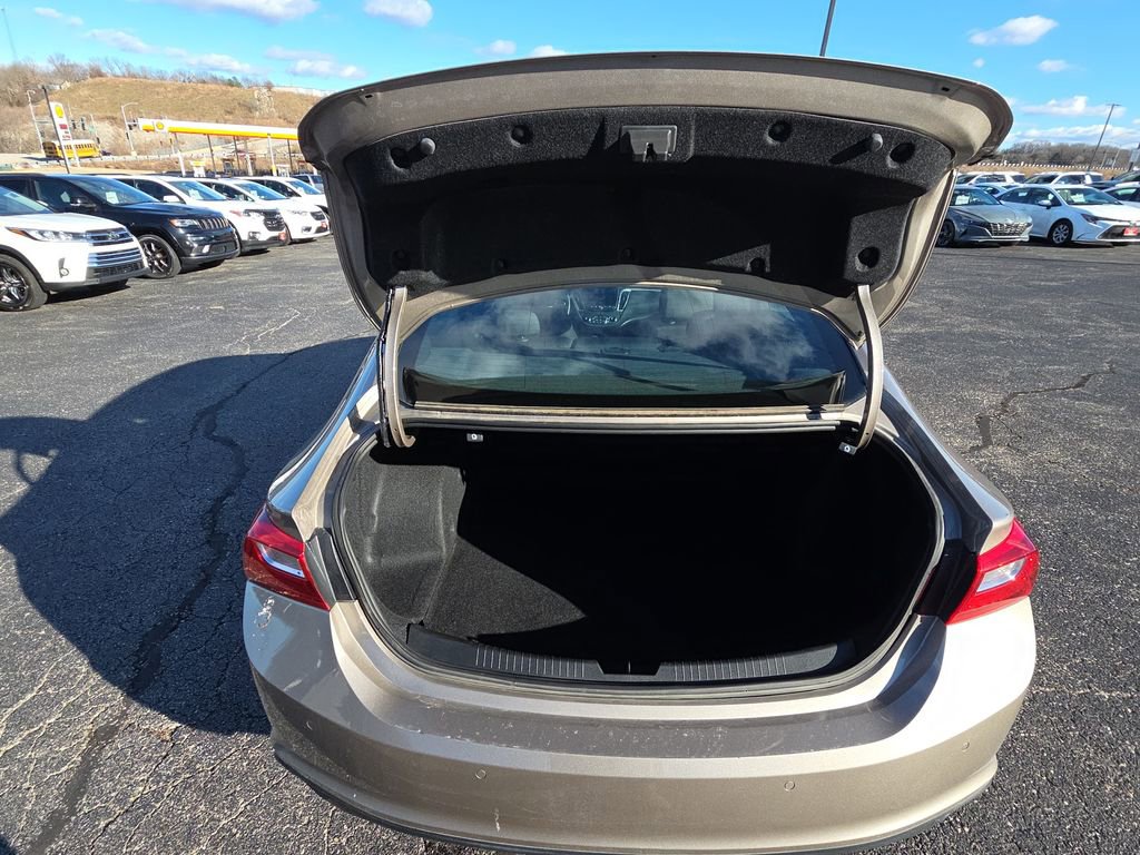 Used 2025 Chevrolet Malibu LT image 31