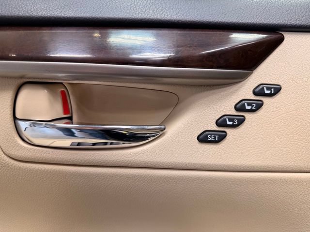 Used 2013 Lexus ES 350 w/ Luxury Pkg FWD image 16