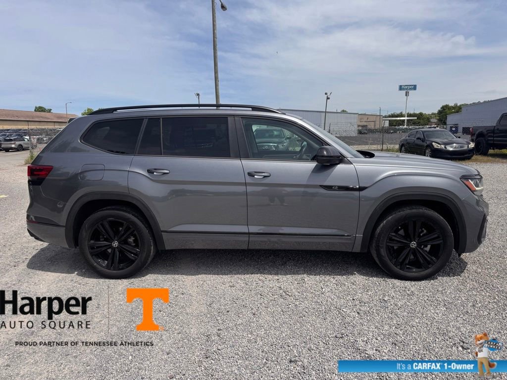 Used 2022 Volkswagen Atlas SEL R-Line AWD/4WD image 6