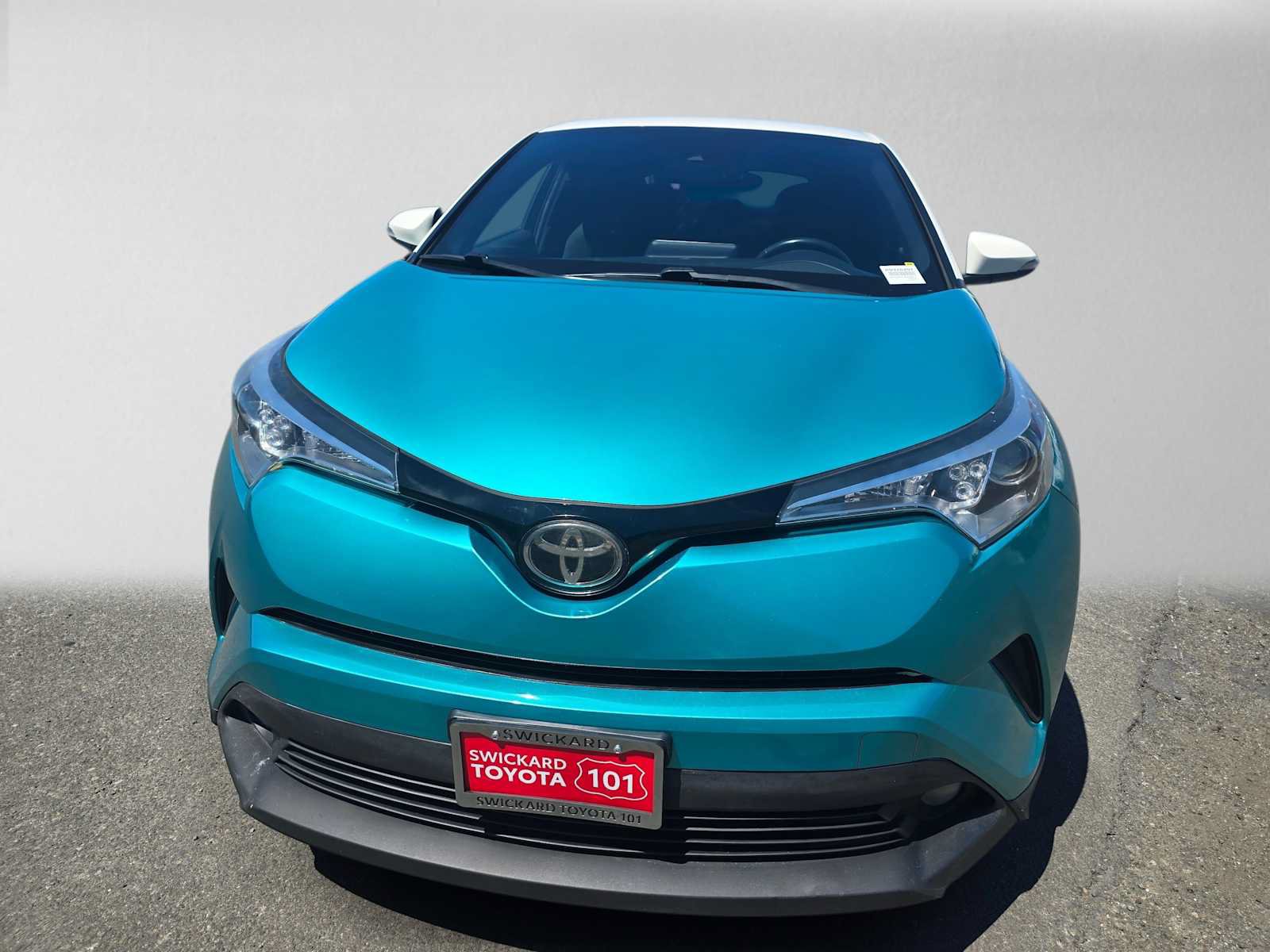 Used 2018 Toyota C-HR XLE FWD image 3