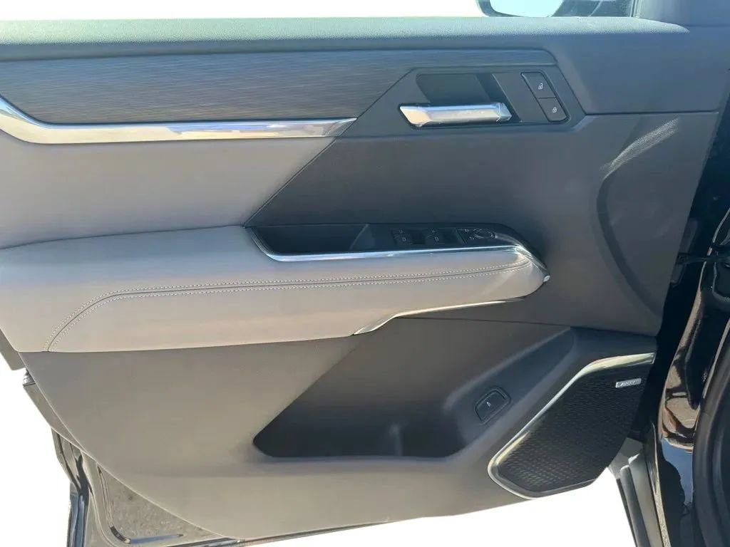 New 2027 GMC Acadia Elevation w/ Elevation Premium Package FWD image 11