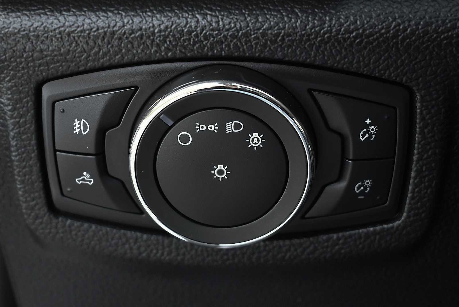 Used 2017 Ford F150 Lariat w/ Equipment Group 502A Luxury image 27