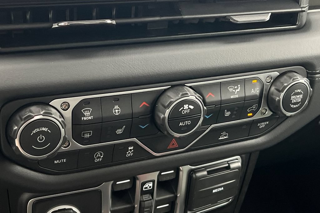New 2026 Jeep Gladiator Mojave AWD/4WD image 19