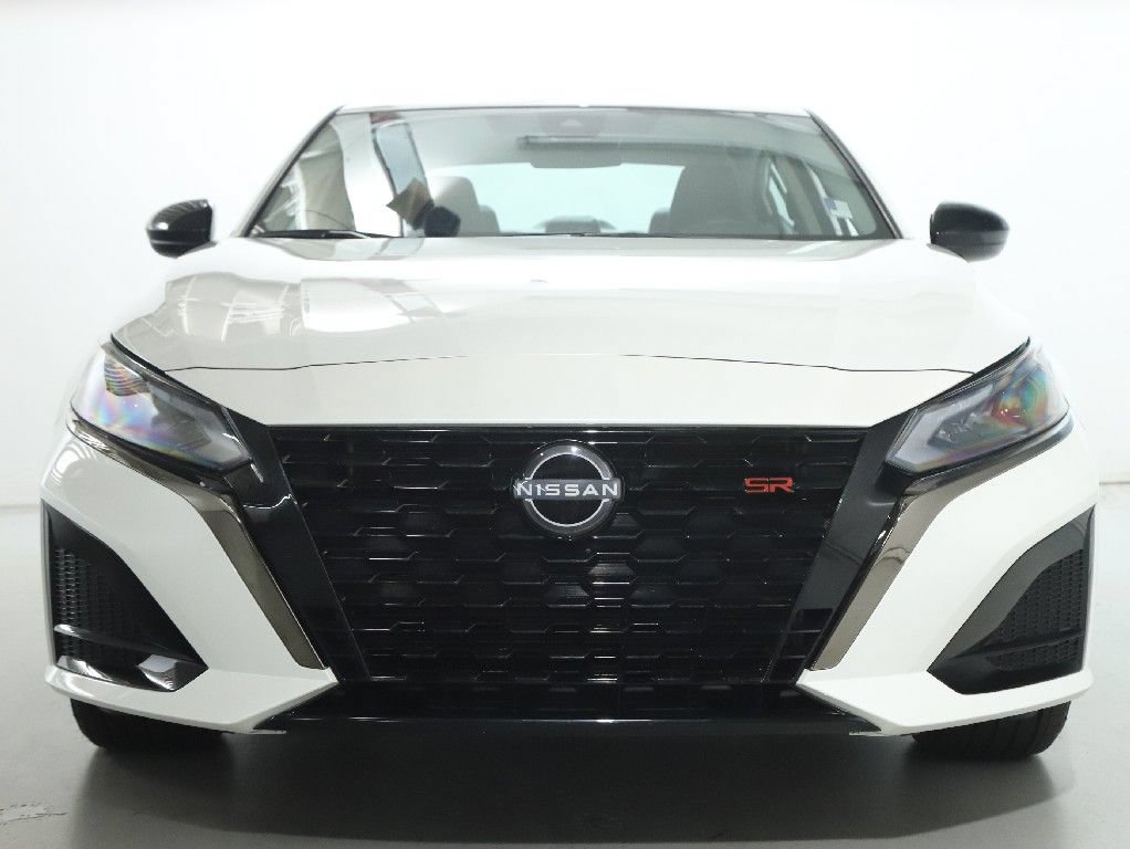 Certified 2025 Nissan Altima 2.5 SR AWD/4WD image 6
