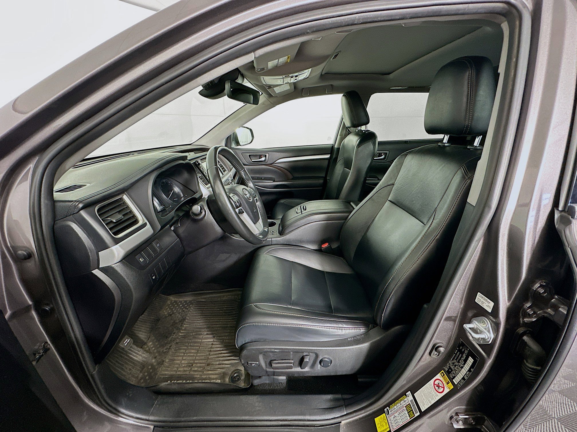 Used 2019 Toyota Highlander XLE image 13