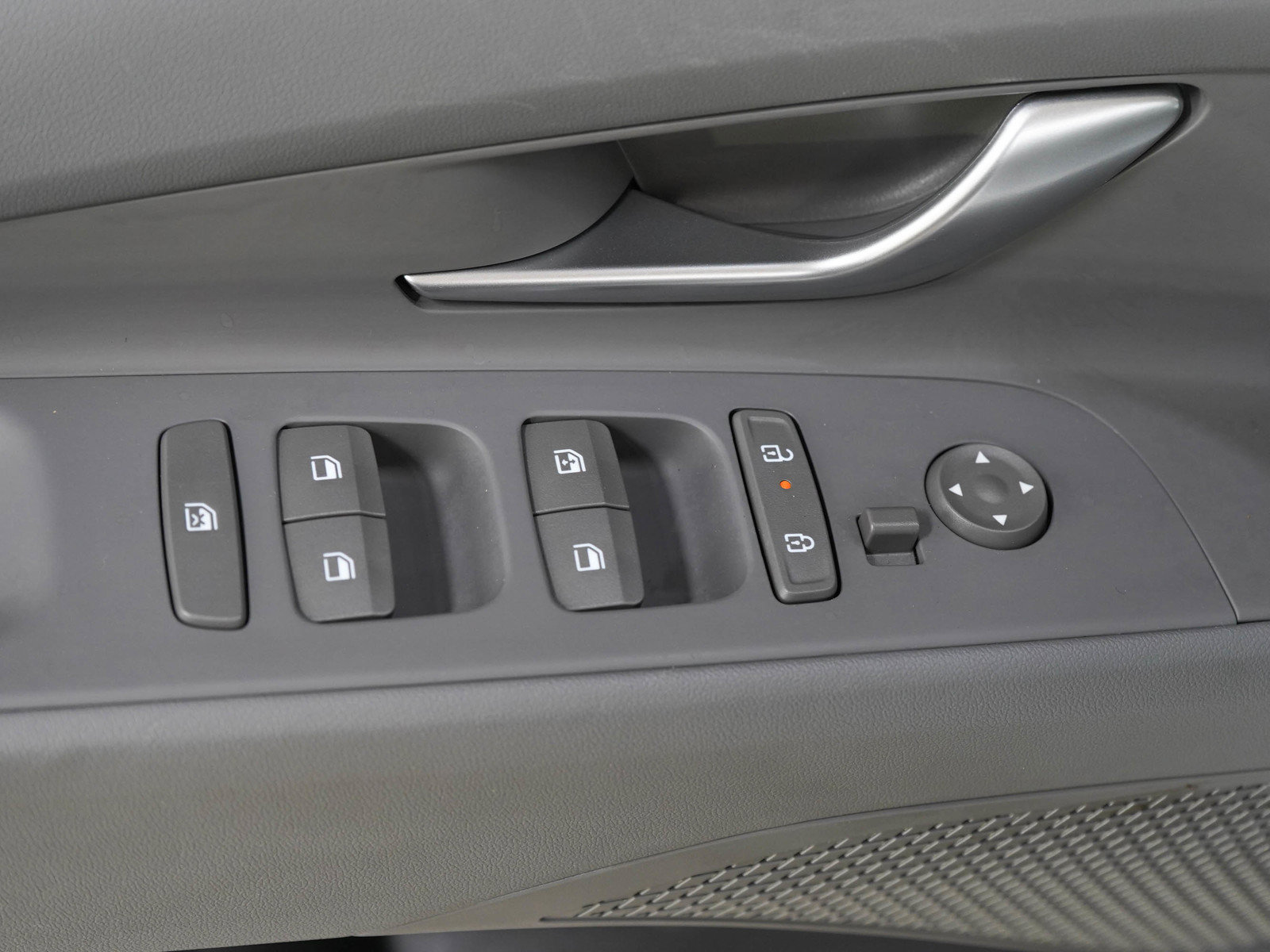 Used 2025 Hyundai Elantra SEL FWD image 20