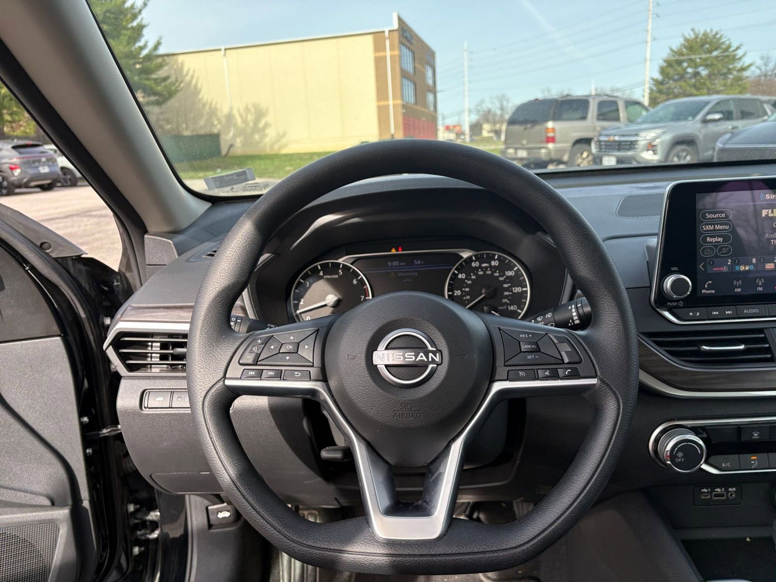 Used 2025 Nissan Altima 2.5 SV FWD image 27