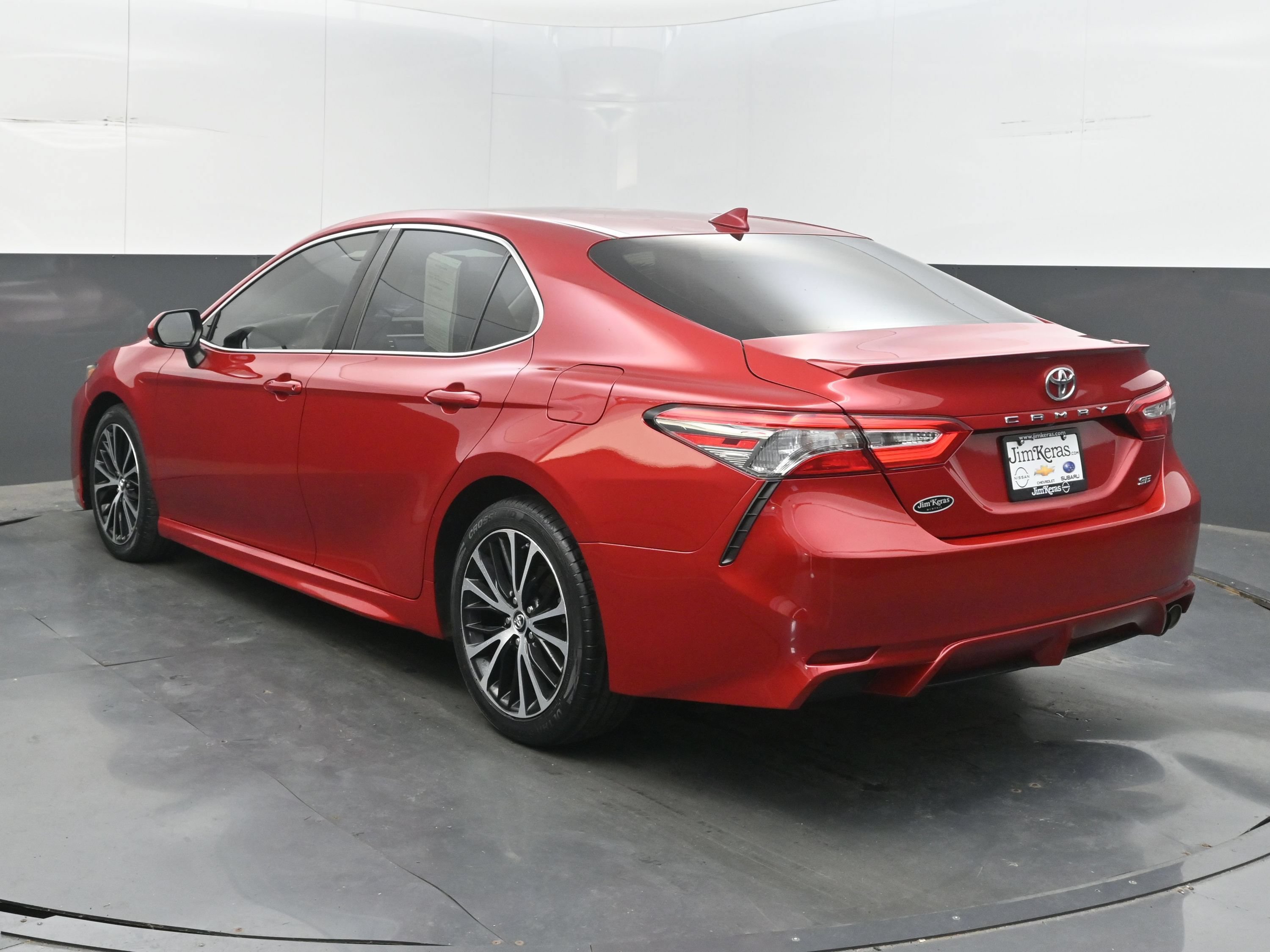 Used 2019 Toyota Camry SE w/ Convenience Package FWD image 6