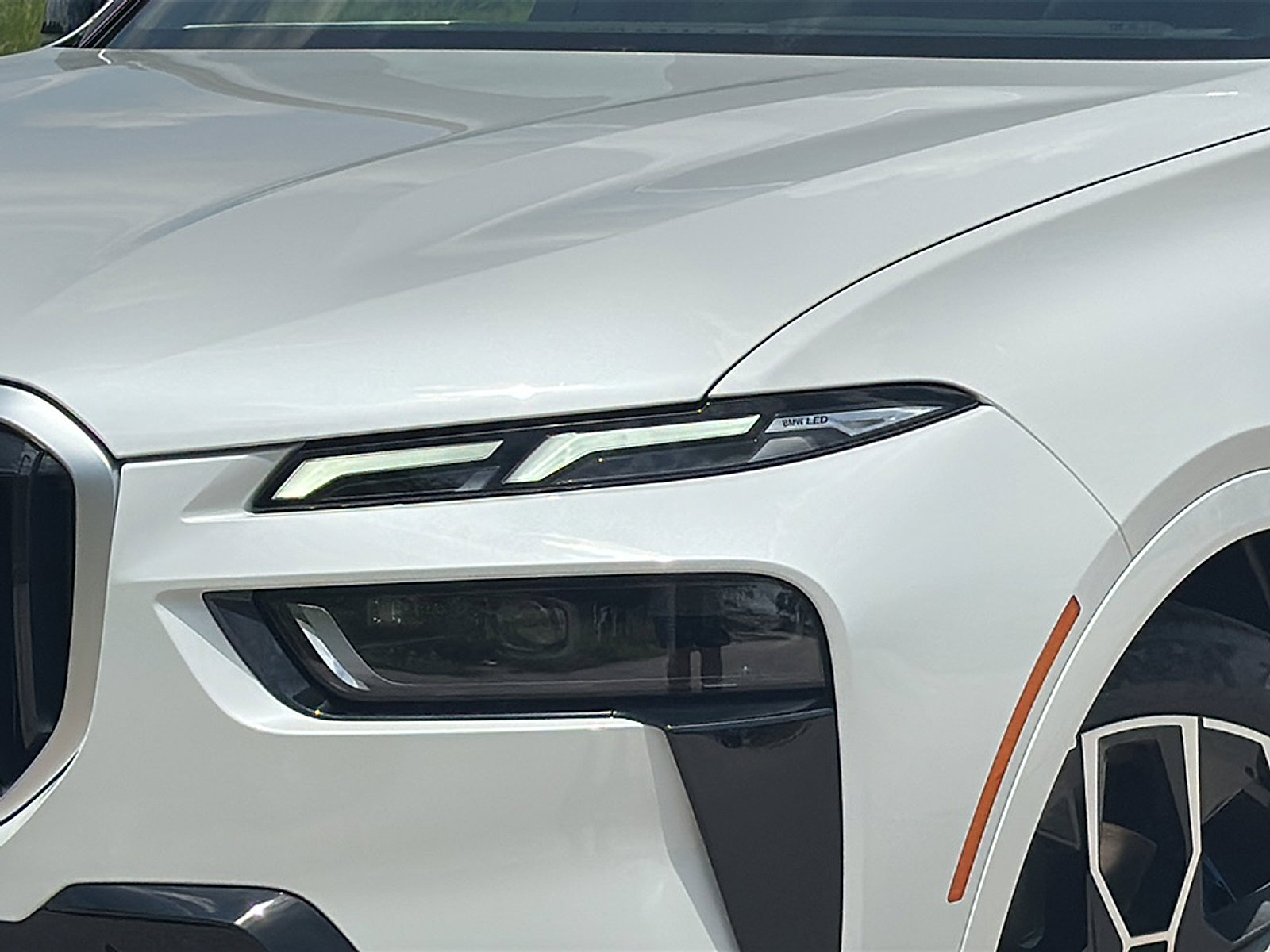 New 2026 BMW X7 M60i image 4