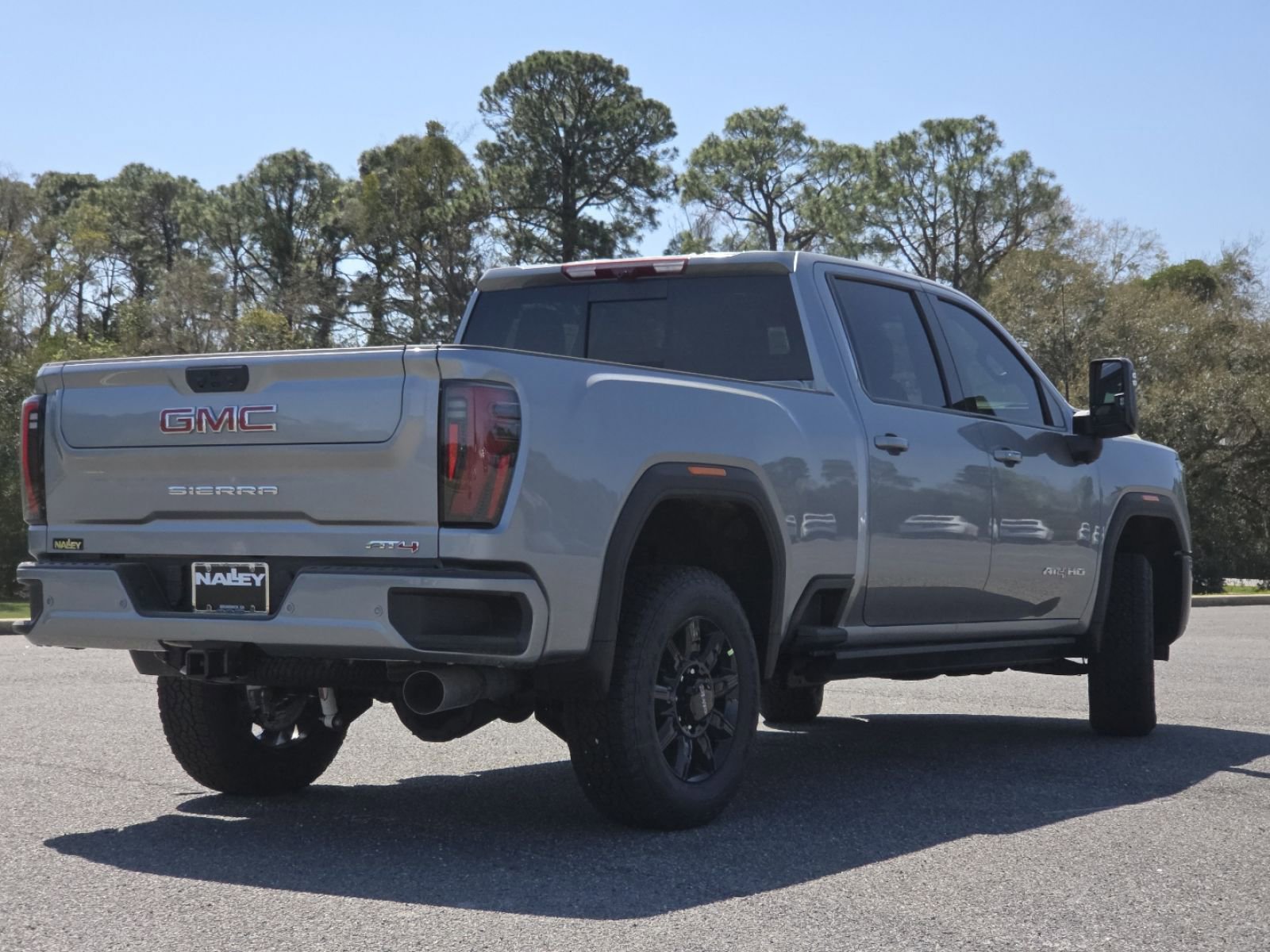 New 2026 GMC Sierra 2500 AT4 w/ AT4 Premium Plus Package image 23