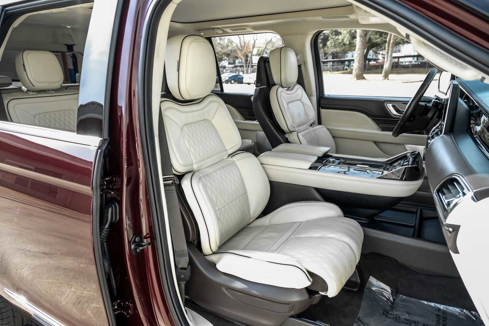 Used 2024 Lincoln Navigator Black Label AWD/4WD image 37