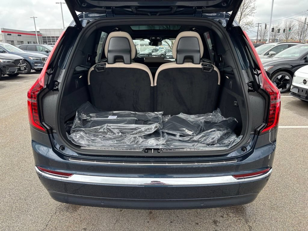 New 2026 Volvo XC90 B6 Plus w/ Protection Package AWD/4WD image 17
