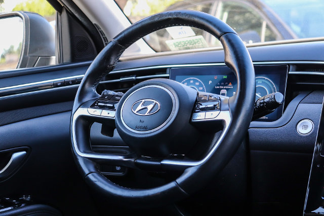 Used 2024 Hyundai Tucson Limited AWD/4WD image 16