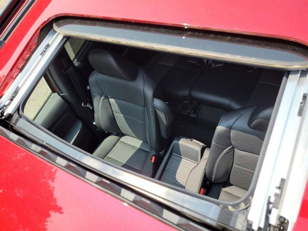 Used 2023 Honda Passport Elite image 2