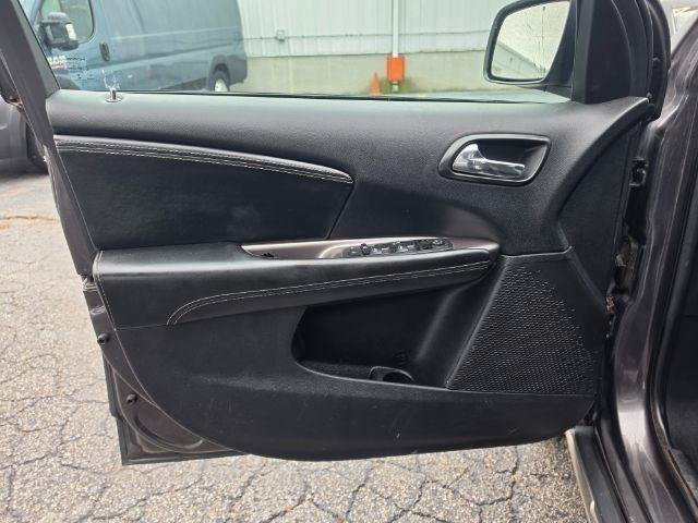 Used 2019 Dodge Journey Crossroad FWD image 27