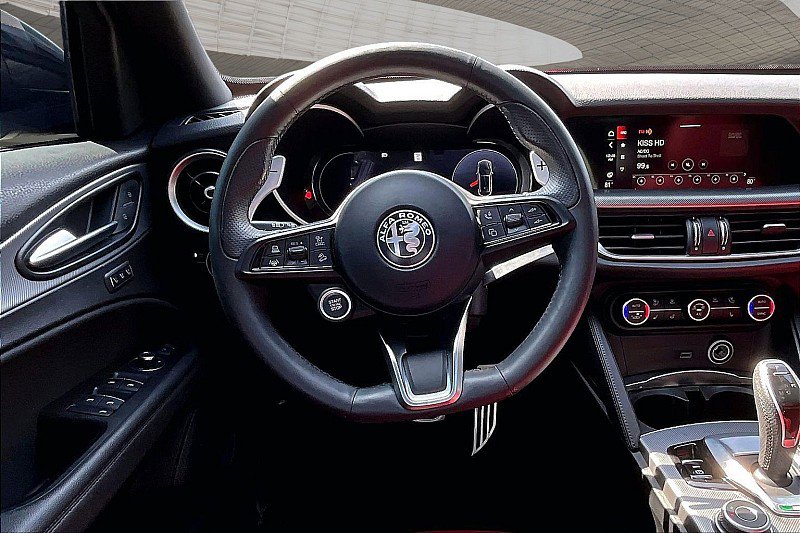 Used 2024 Alfa Romeo Stelvio Veloce AWD/4WD image 4