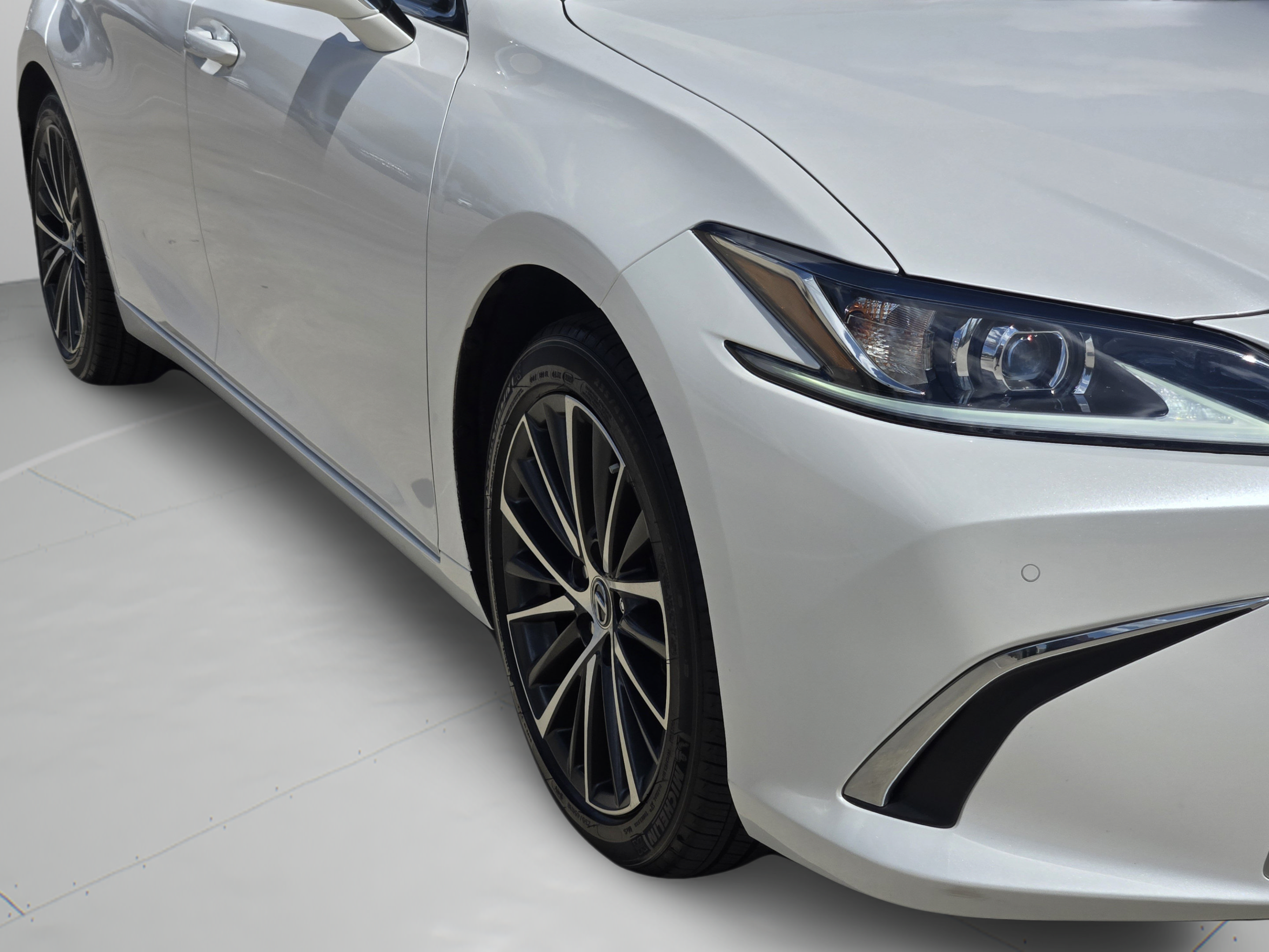 Certified 2025 Lexus ES 350 w/ Premium Package FWD image 35