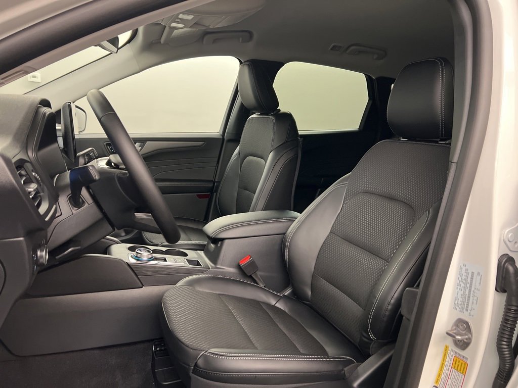New 2025 Ford Escape SE image 24