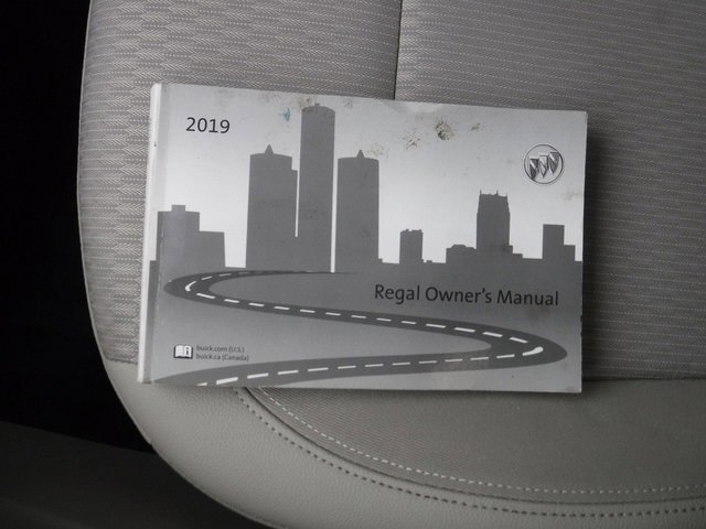 Used 2019 Buick Regal Preferred image 36