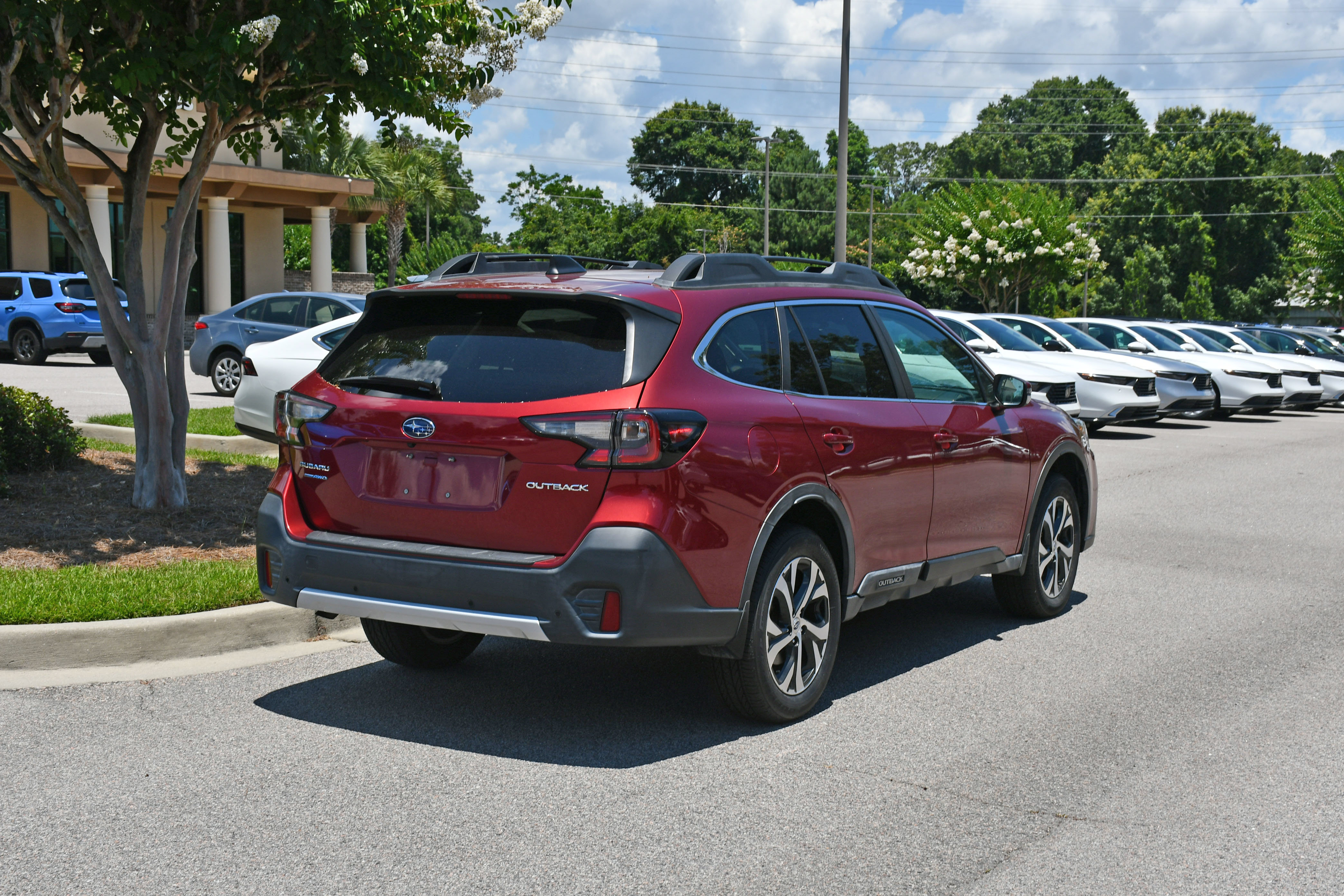 Used 2022 Subaru Outback Limited w/ Popular Package #2 AWD/4WD image 4