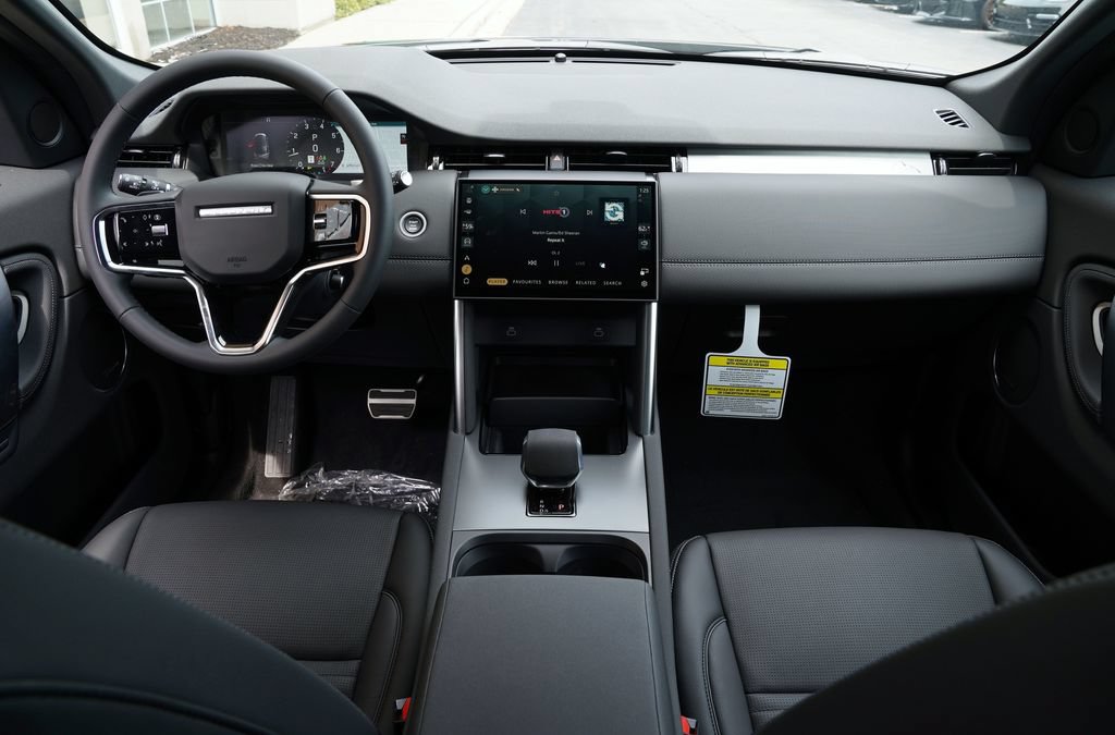 New 2026 Land Rover Discovery Sport Landmark AWD/4WD image 9
