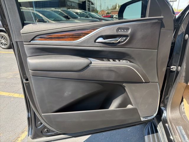 Used 2021 Cadillac Escalade Premium Luxury image 11