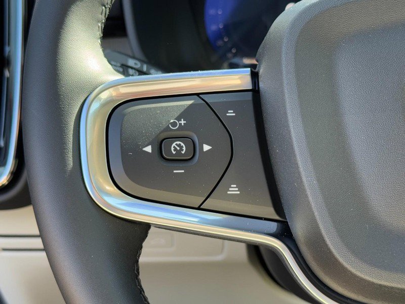 New 2026 Volvo XC40 B5 Ultra w/ Climate Package image 11