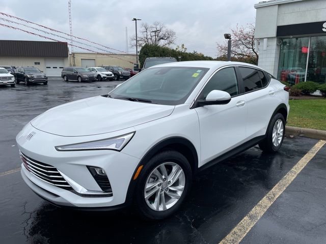 Used 2025 Buick Envista Preferred w/ Convenience I Package image 3