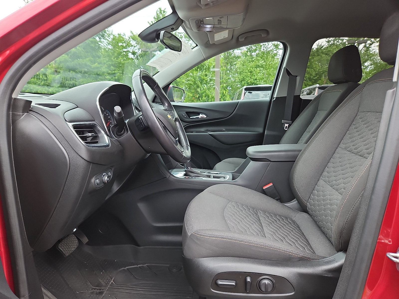 Used 2020 Chevrolet Equinox LT FWD image 13