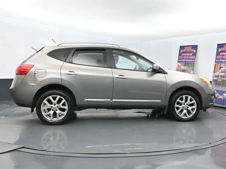 Used 2012 Nissan Rogue SL image 4