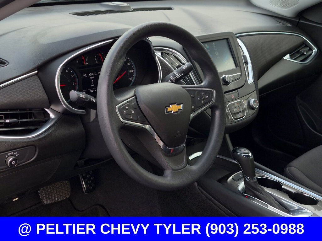 Used 2018 Chevrolet Malibu LT FWD image 25