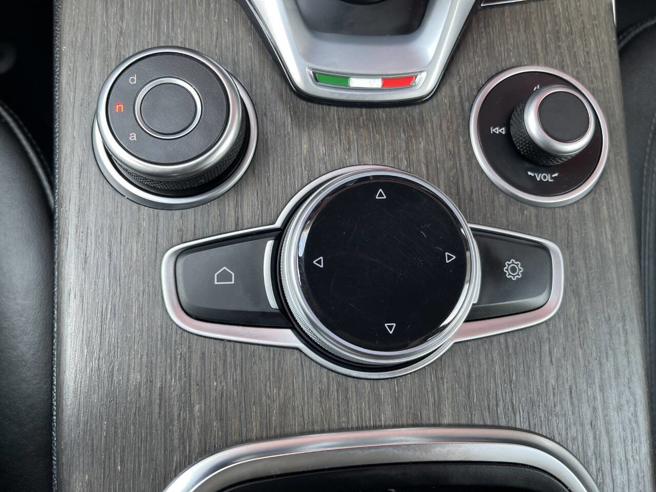 Used 2022 Alfa Romeo Stelvio Ti image 35