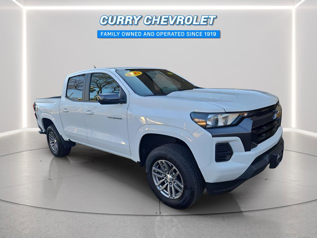 Used 2023 Chevrolet Colorado LT image 2