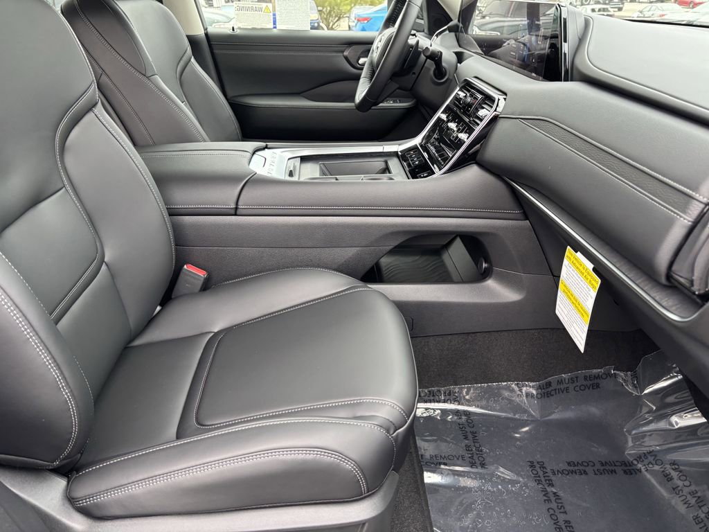 New 2026 Nissan Armada SV image 9