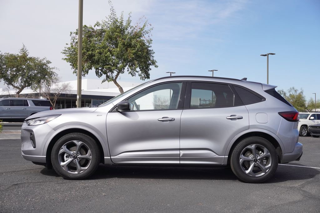 Used 2024 Ford Escape ST-Line image 2